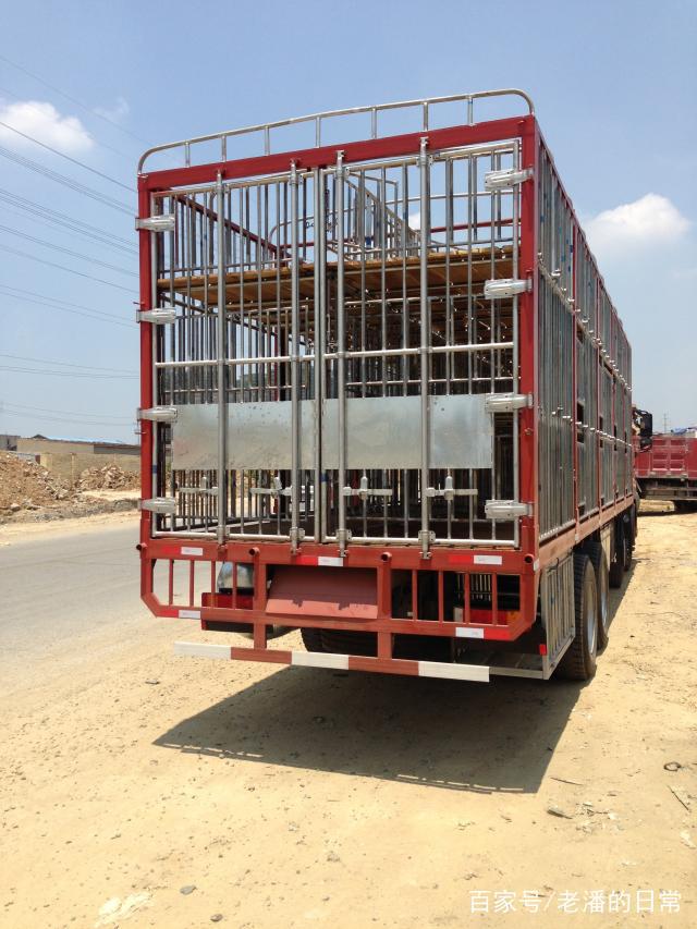 東風(fēng)畜禽運輸車 養(yǎng)殖業(yè)高效物流的可靠伙伴